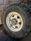 Gomme e Cerchi TJ YJ XJ ZJ cerchi in ferro + borchie originali, gomme ricoperte da fango 235/75 R15