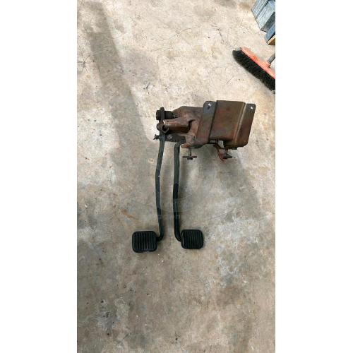 Pedaliera freni e frizione con forse interruttore Jeep CJ7