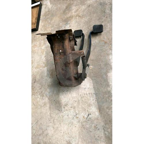 Pedaliera freni e frizione con forse interruttore Jeep CJ7