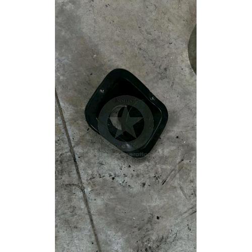 Cornice e tappo Jeep CJ7 (forse diesell)
